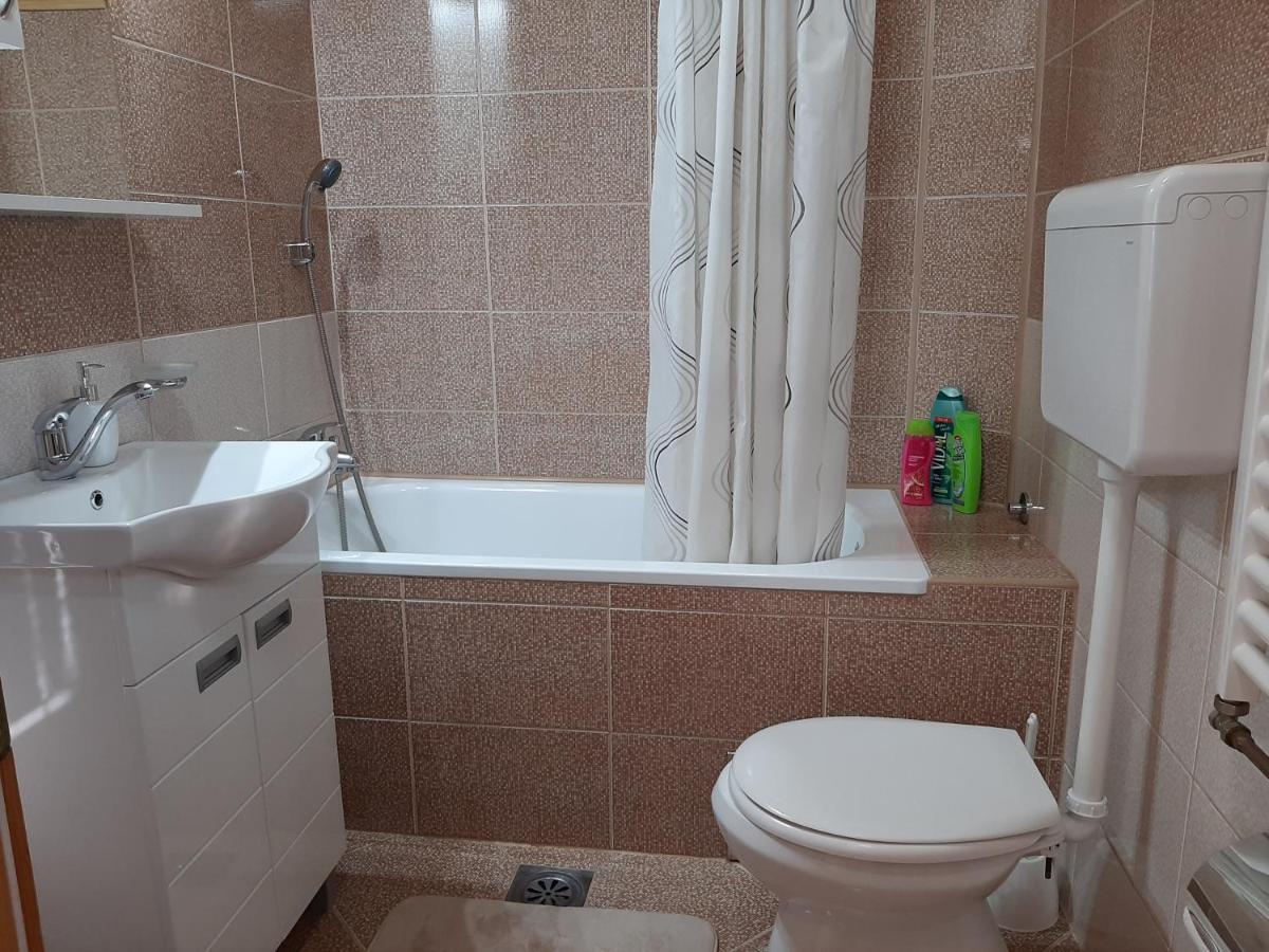 Apartmani Ogi I Ana บายินา บาชตา ภายนอก รูปภาพ