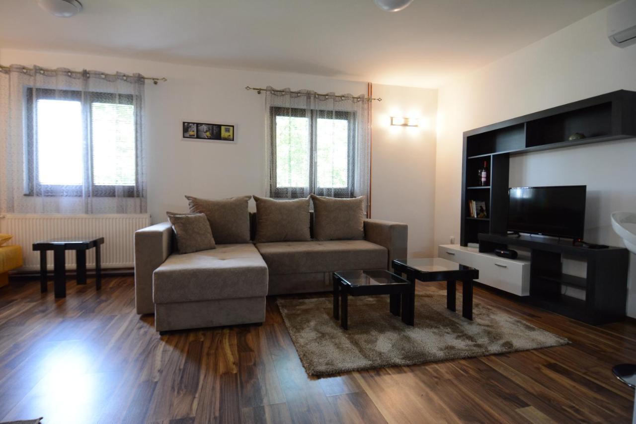 Apartmani Ogi I Ana บายินา บาชตา ภายนอก รูปภาพ