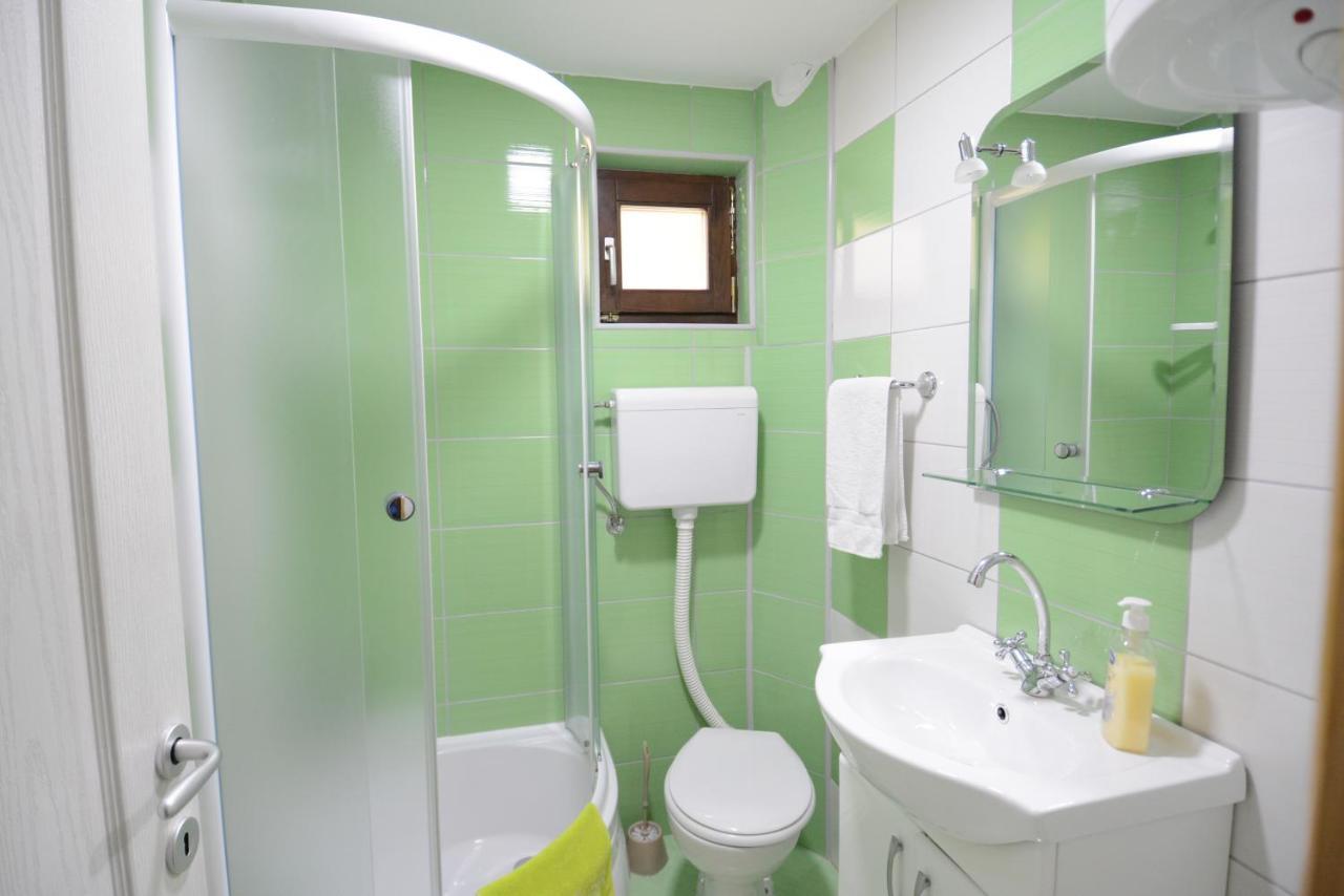 Apartmani Ogi I Ana บายินา บาชตา ภายนอก รูปภาพ