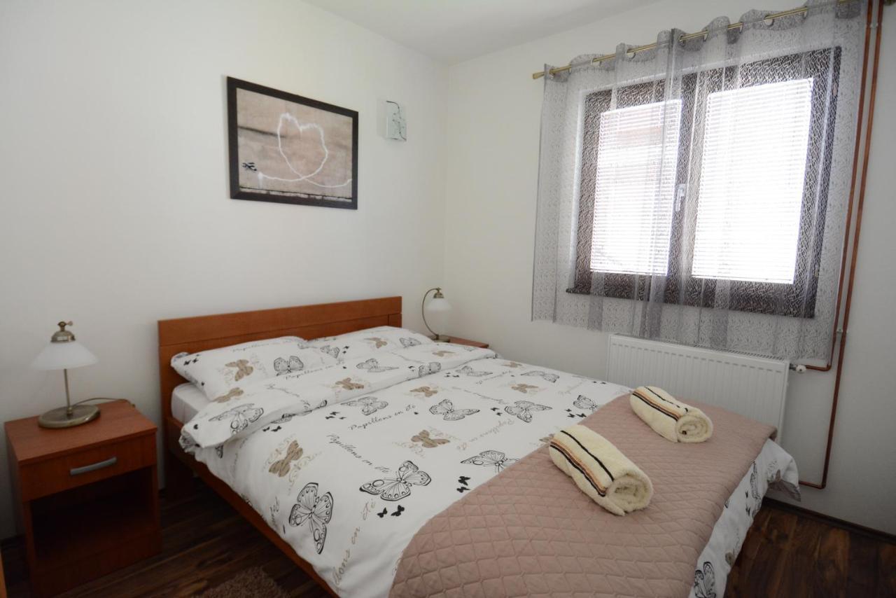 Apartmani Ogi I Ana บายินา บาชตา ภายนอก รูปภาพ