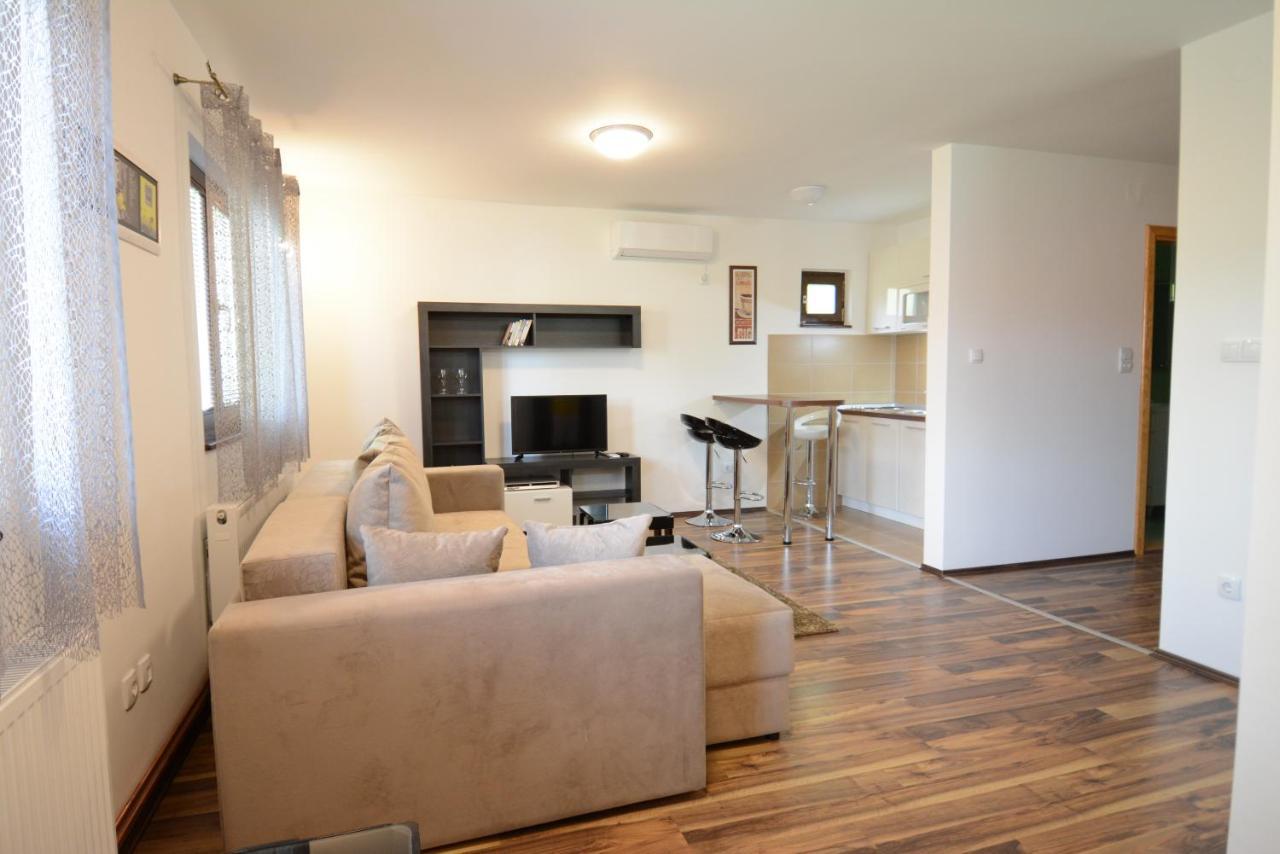 Apartmani Ogi I Ana บายินา บาชตา ภายนอก รูปภาพ